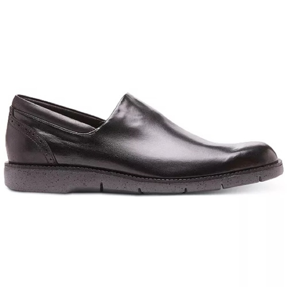 Mint condition Black Donald J. Pliner Leather Loafer. Men’s 9.5.